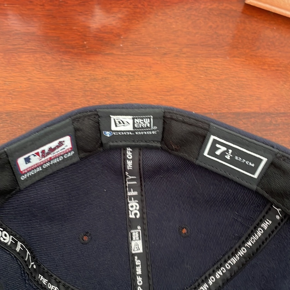 Boston Red Sox Baseball Cap - Picture 4 of 5